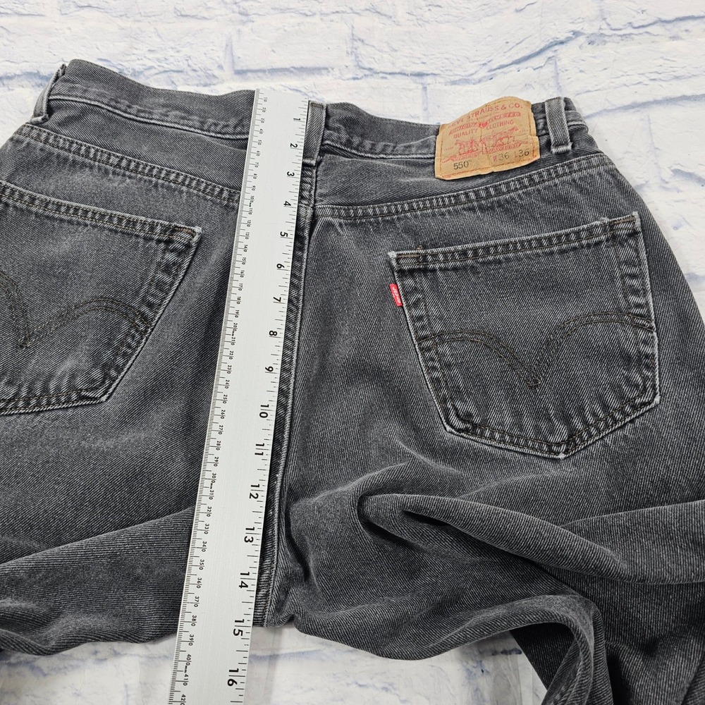 Levis 550 Relaxed Fit Jeans MEN 36x36 Black Faded Tapered Leg Denim Pant VTG Y2K - Picture 8 of 12